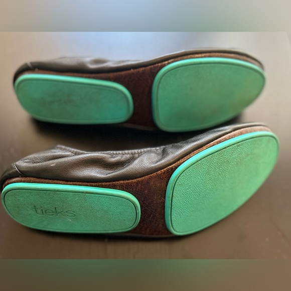 Tieks Woman's Black Leather Ballet Flats Size 10 - Picture 7 of 11